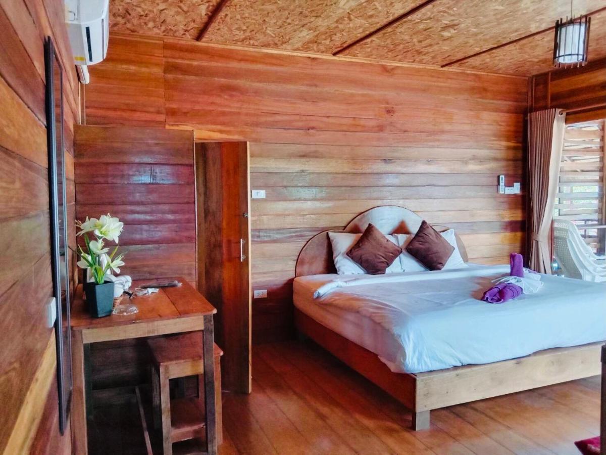 Sea To Moon Lipe Bed & Breakfast Bagian luar foto